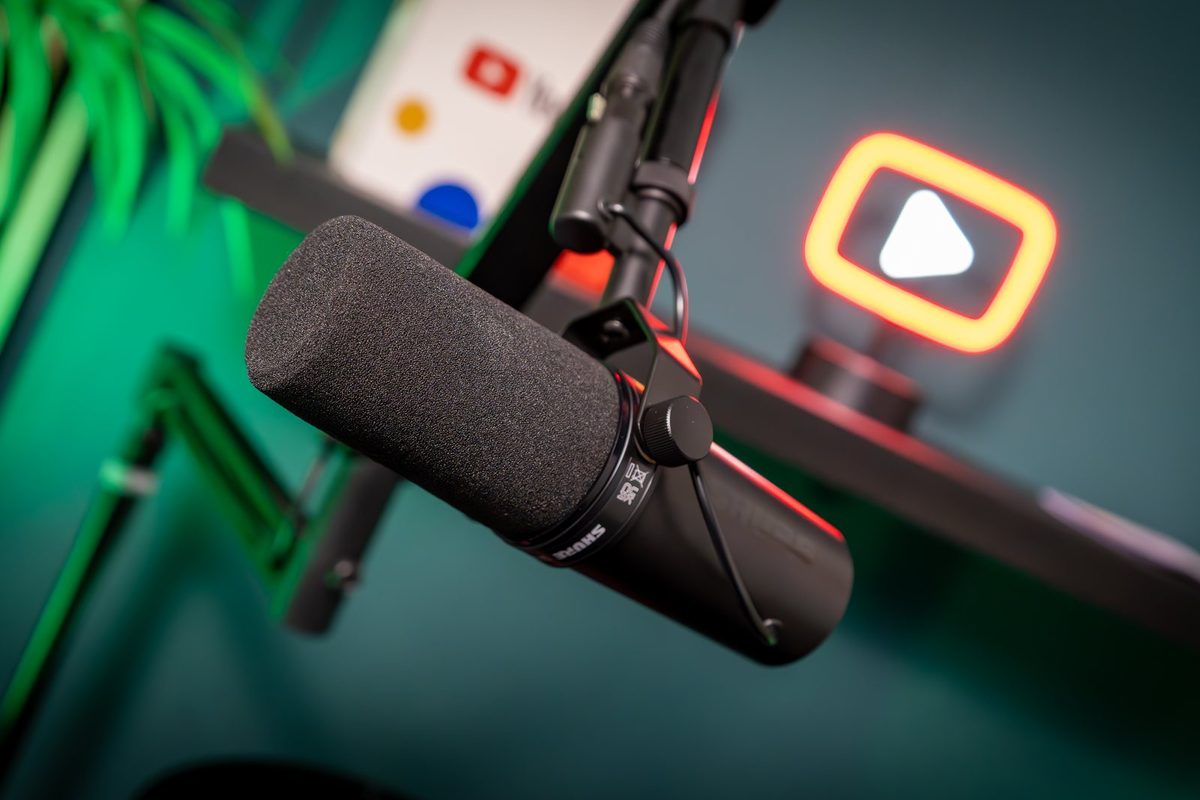 Podcast-Mikrofon am Sprecherplatz im Studio Bremen