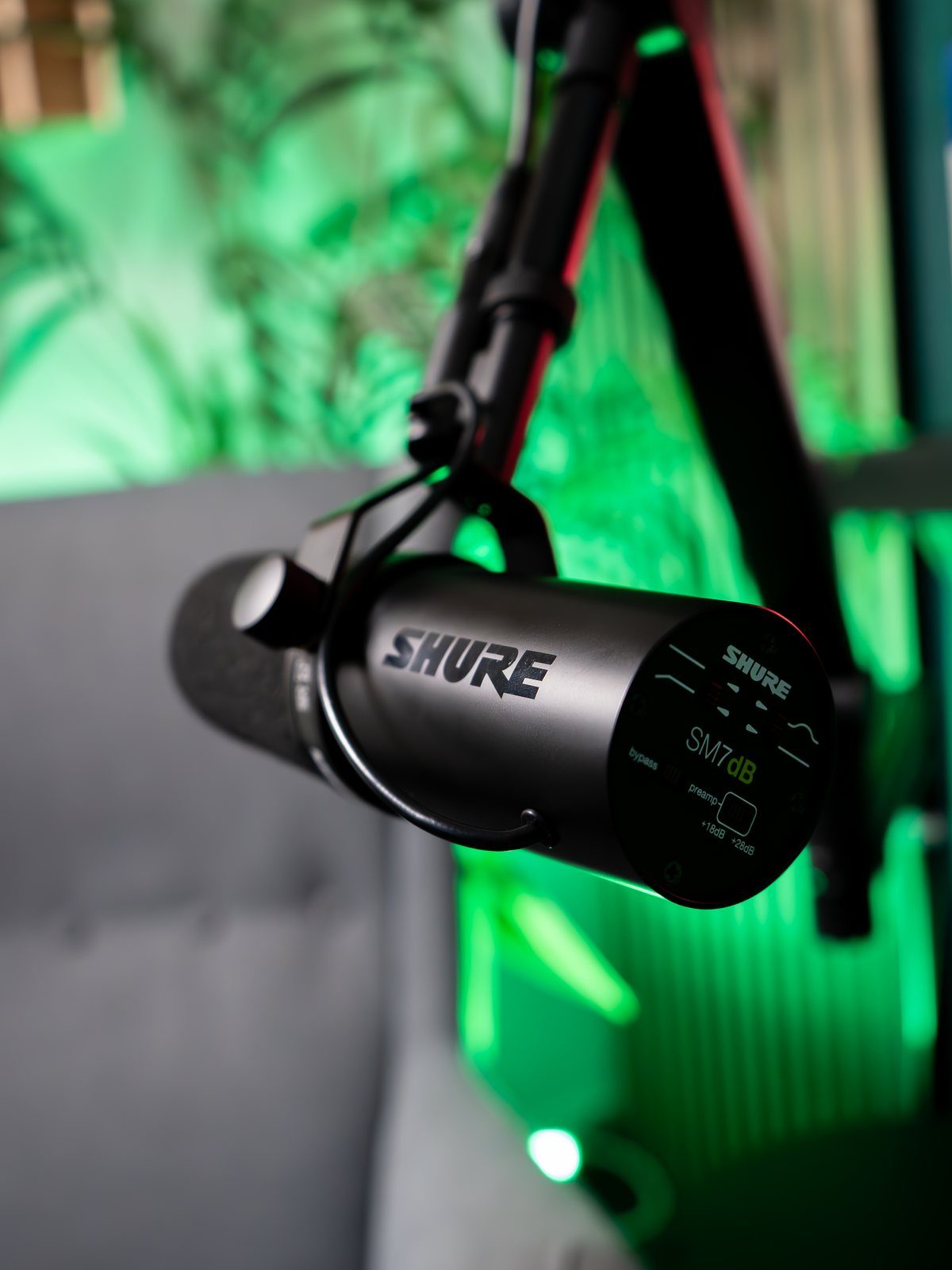 Shure SM7dB am Schwenkarm im Podcast Studio Bremen